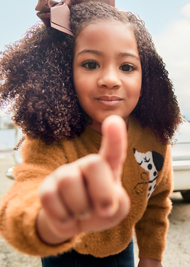 Sweter z pieskami - obrazek 2